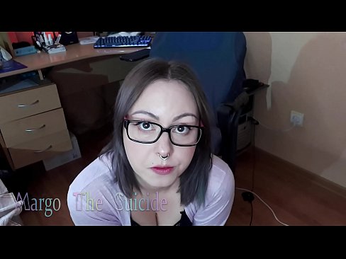 ❤️ Секси девојка со наочари длабоко го цица дилдото на камерата ☑ Порно видео на mk.quizfarmature.ru ❌️